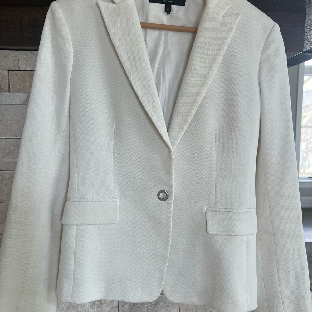 Rag&Bone cotton blazer. Size 2 but fits like a 4. Good condition